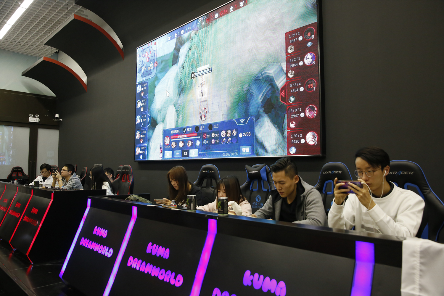 Invictus Gaming 官方公告：上单选手 ZUIAN 成为自由球员，正式断开联系