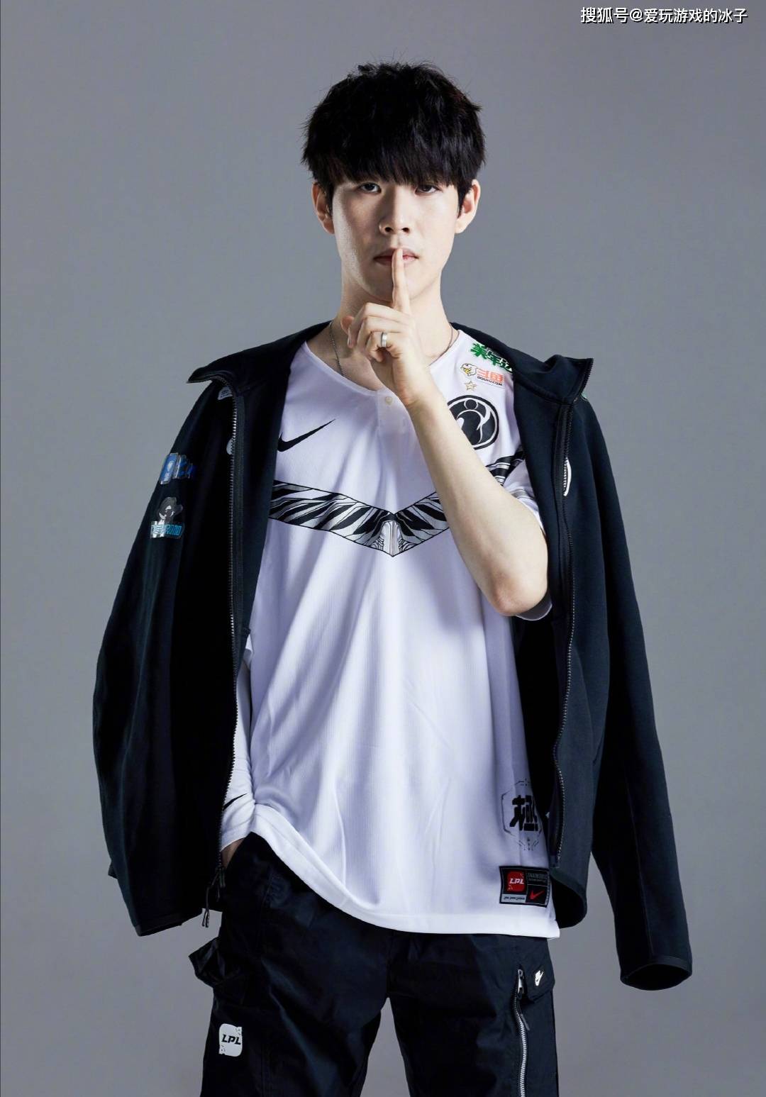 回归Astralis？device辟谣：转会传闻都是胡说